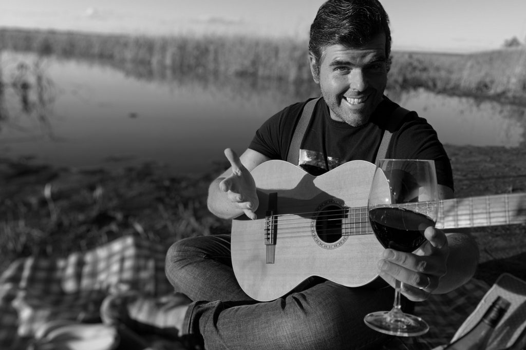 PÉPÉ ET SA GUITARE